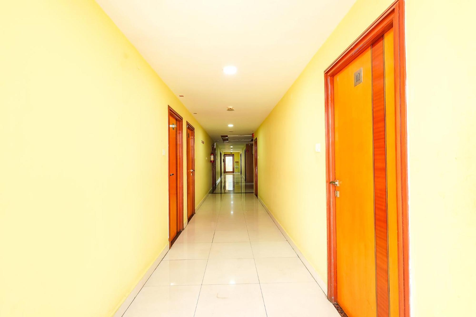 Fabhotel Prime Mahalaya Residency - Nr Chennai International Airport Exterior photo
