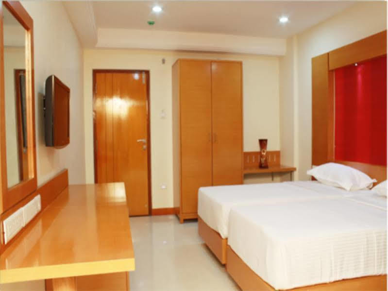 Fabhotel Prime Mahalaya Residency - Nr Chennai International Airport Exterior photo