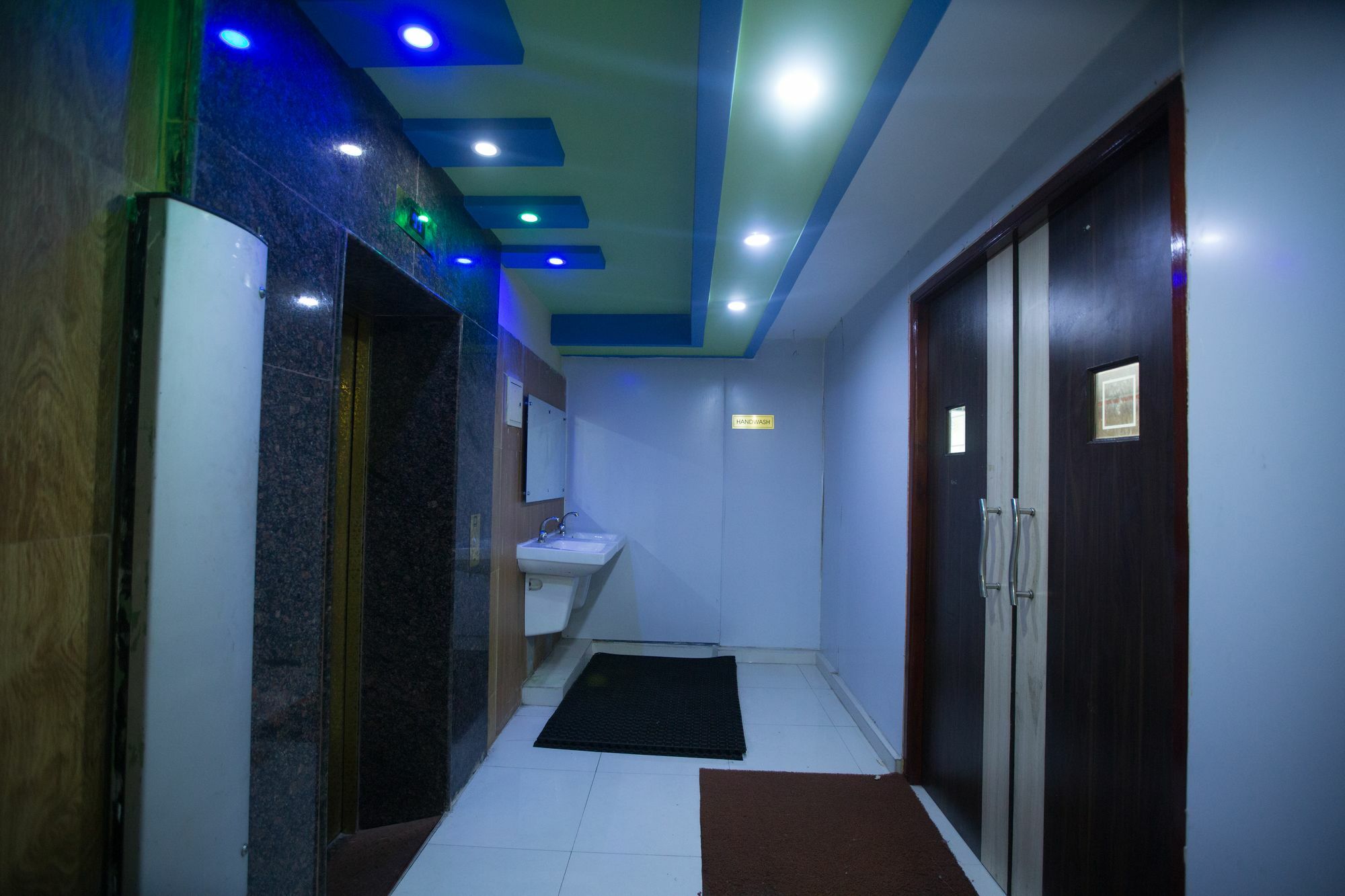 Fabhotel Prime Mahalaya Residency - Nr Chennai International Airport Exterior photo